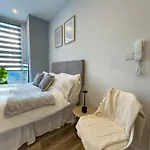 Entire Flat 4 Min Walk To Finsbury Park