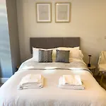 Entire Flat 4 Min Walk To Finsbury Park