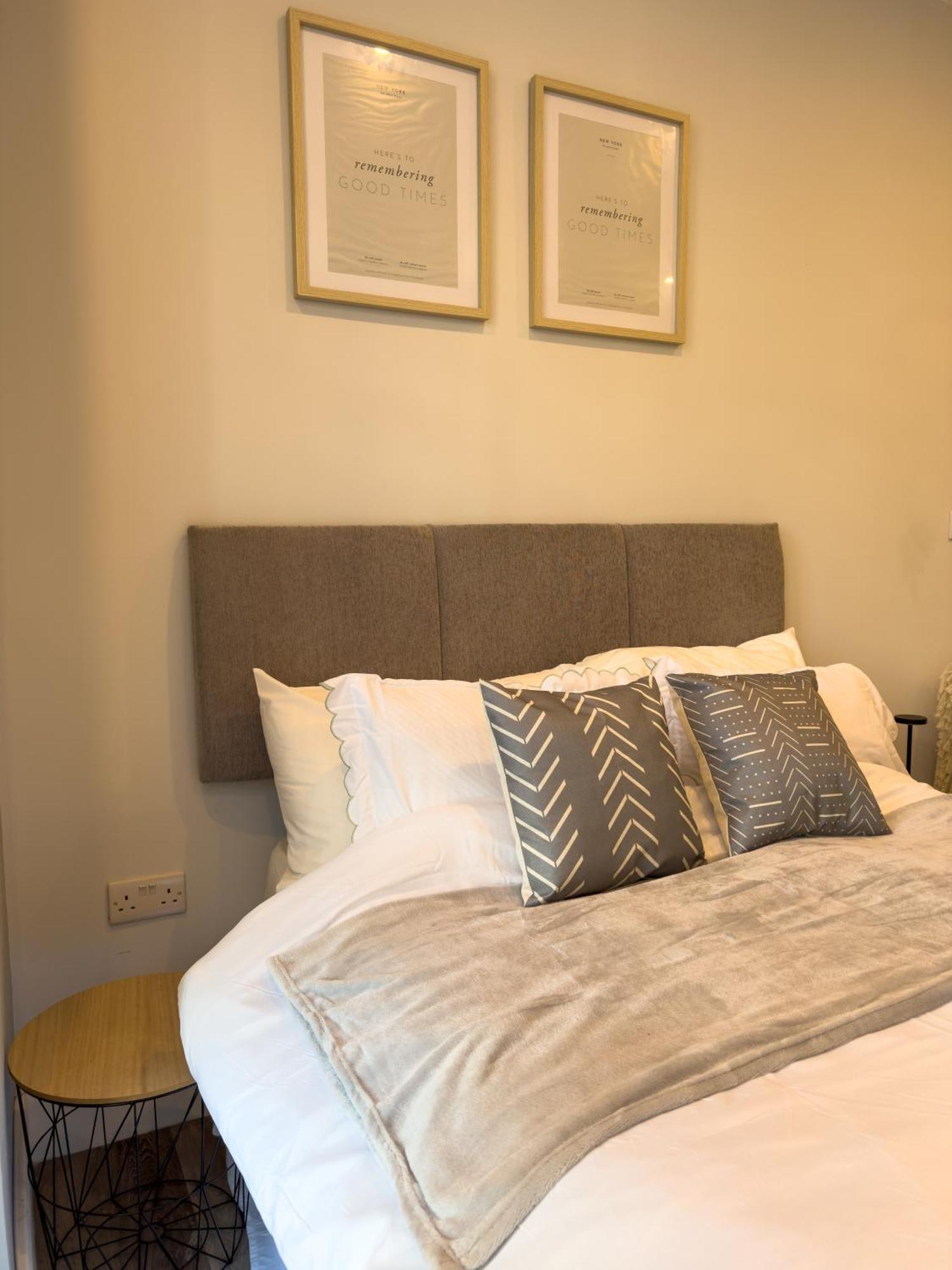 Appartamento Entire Flat 4 Min Walk To Finsbury Park *